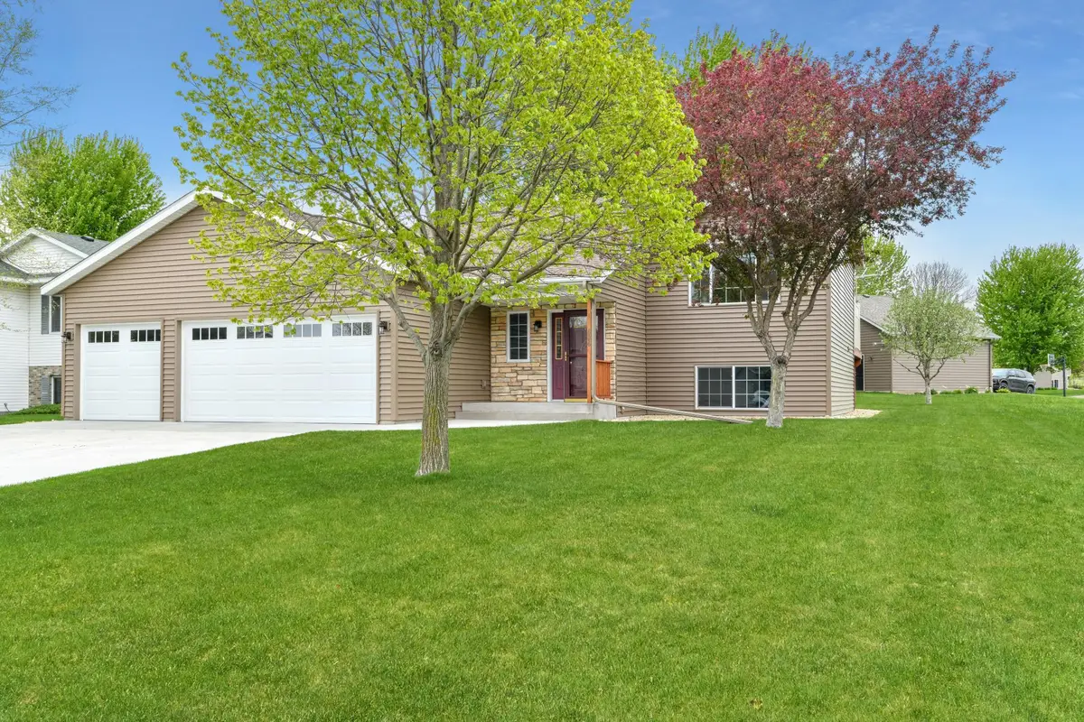 646 7th Avenue S, Sartell, MN 56377 - #1