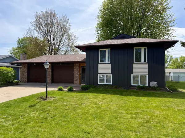 840 Cortland Drive, Apple Valley, MN 55124