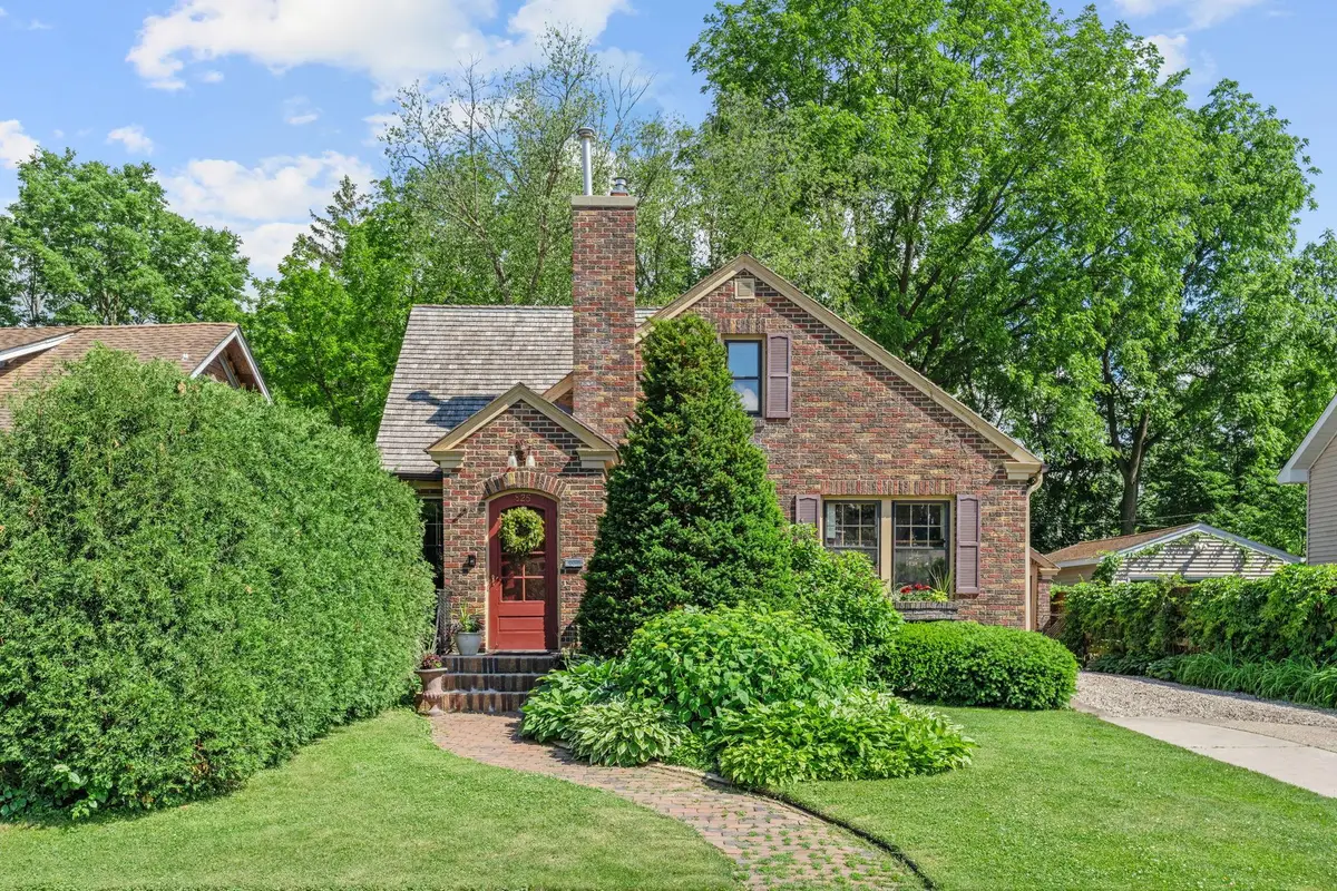 825 5th Avenue Sw, Faribault, MN 55021 - #1