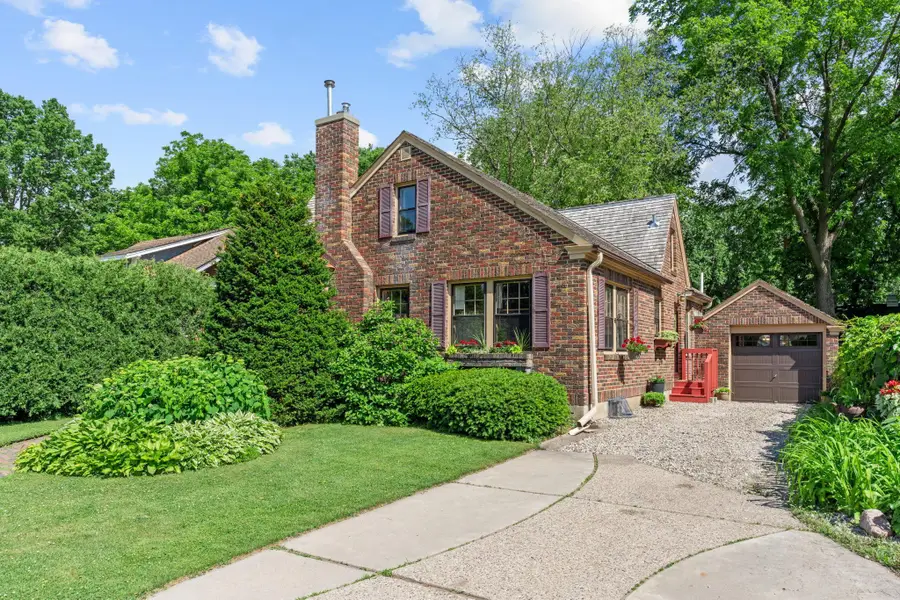825 5th Avenue Sw, Faribault, MN 55021 - #3