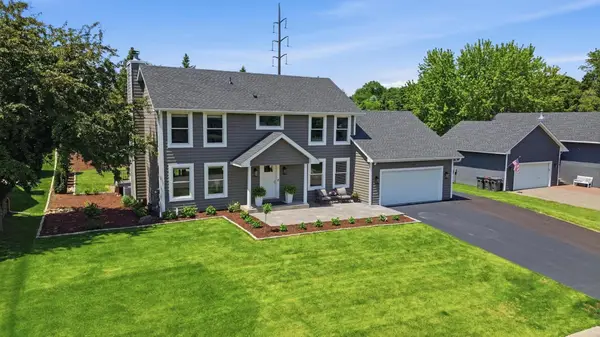 2734 Shadow Wood Court, Chaska, MN 55318