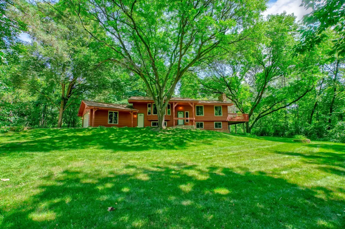 10 High Circle Way, North Oaks, MN 55127 - #1