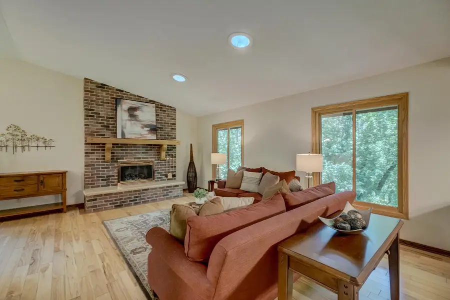 10 High Circle Way, North Oaks, MN 55127 - #3