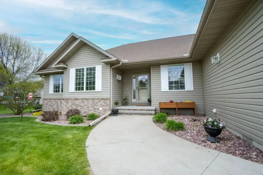 2346 Abbywood Lane, North Mankato, MN 56003 - #2