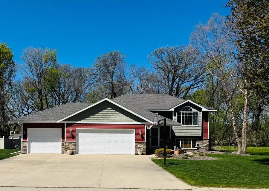 681 W River Drive, New London, MN 56273 - #2