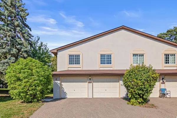 2478 Woodbridge Street, Roseville, MN 55113