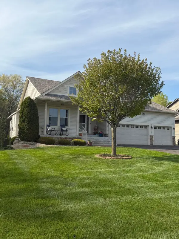 1719 140th Avenue Ne, Ham Lake, MN 55304