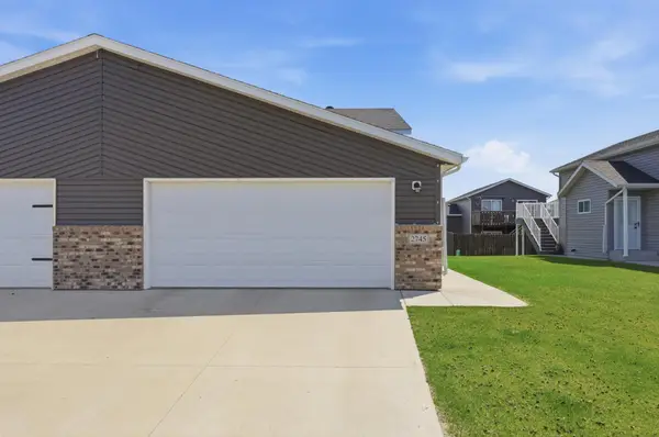 2745 10th Street W, West Fargo, ND 58078