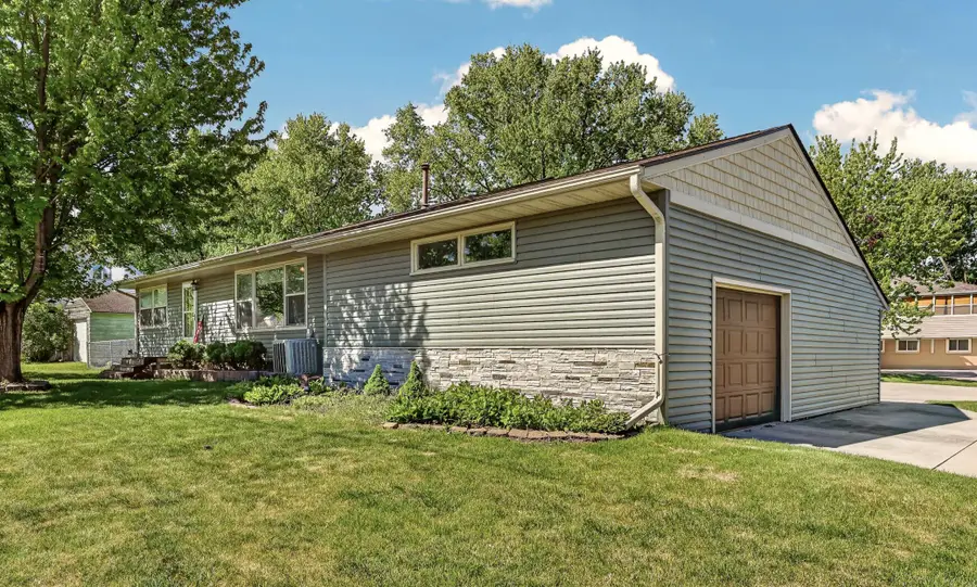 305 4th Avenue Nw, Dodge Center, MN 55927 - #2