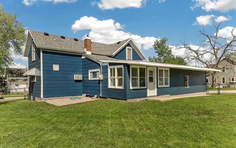18 4th Avenue Ne, Dodge Center, MN 55927 - #2
