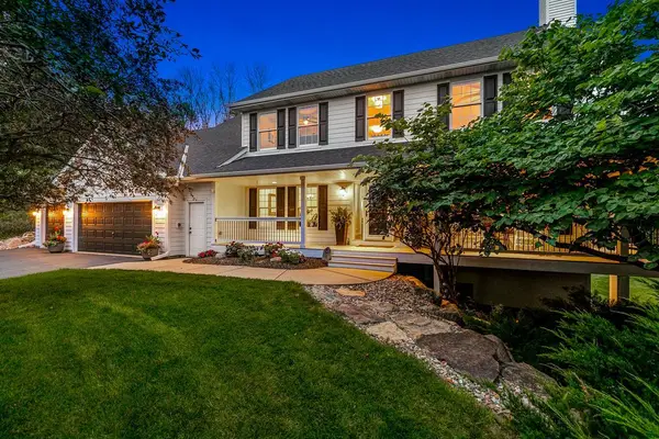 22412 Wagon Wheel Trail, Lakeville, MN 55044