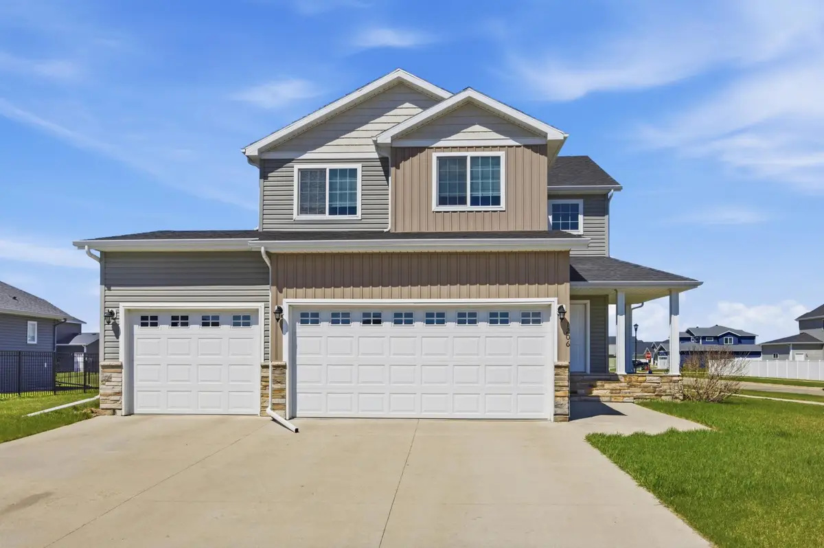 1206 Commander Drive W, West Fargo, ND 58078 - #1
