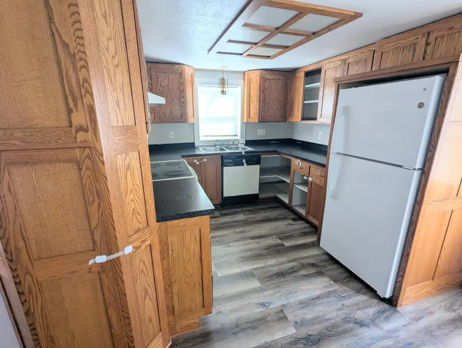 907 2nd Avenue Nw, Faribault, MN 55021 - #3
