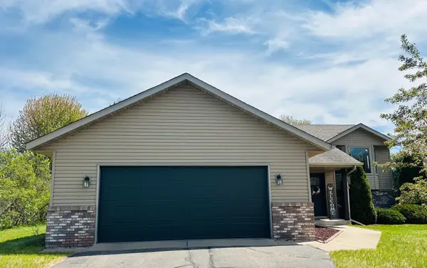 39119 Riverside Court, North Branch, MN 55056
