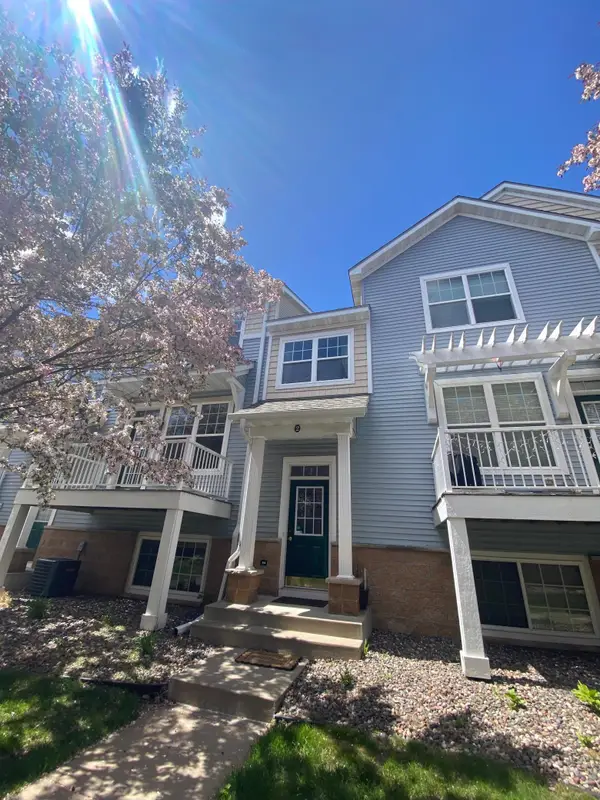 1679 Village Trail E #2, Maplewood, MN 55109