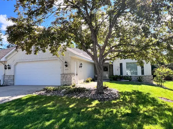 9933 Old Wagon Trail, Eden Prairie, MN 55347