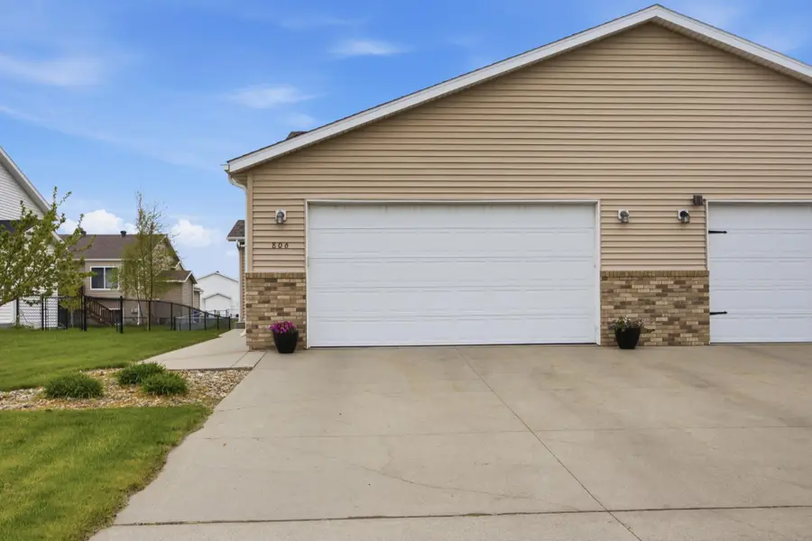 806 3rd Avenue Ne, Dilworth, MN 56529 - #2