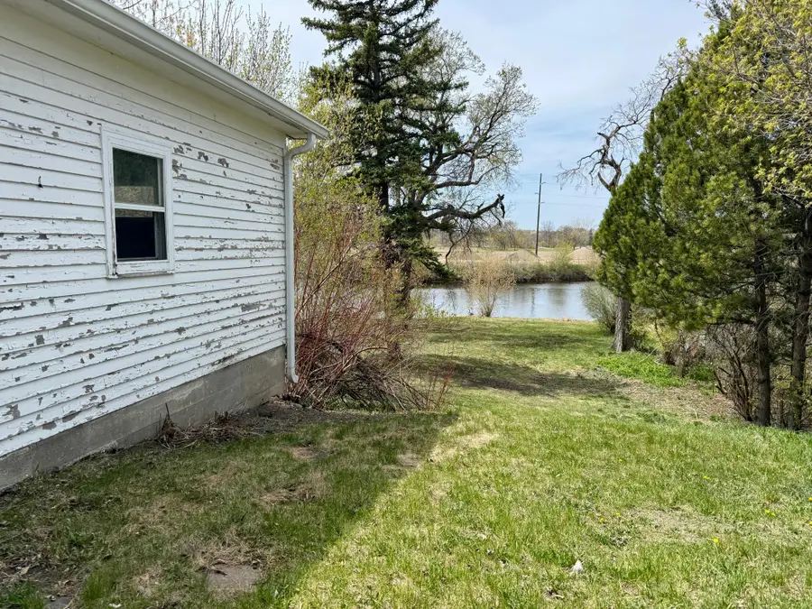 374 6th Avenue Se, Valley City, ND 58072 - #3