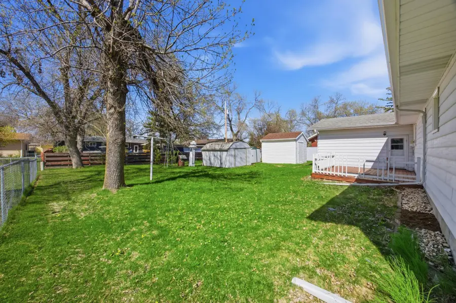 208 10 1/2 Avenue W, West Fargo, ND 58078 - #2