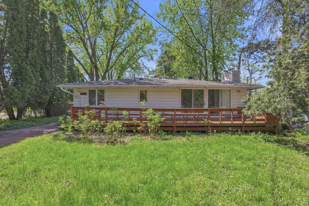 1122 County Road C E, Maplewood, MN 55109 - #1