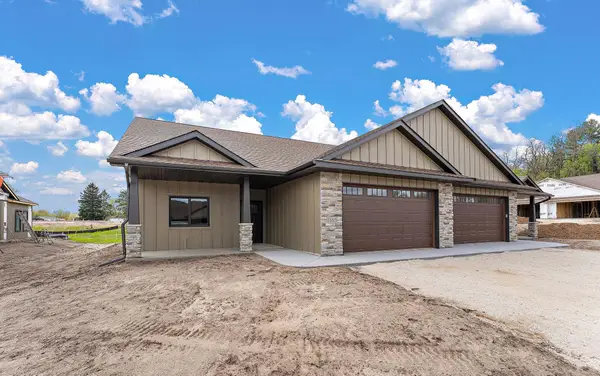 1077 Legend Lane, River Falls, WI 54022