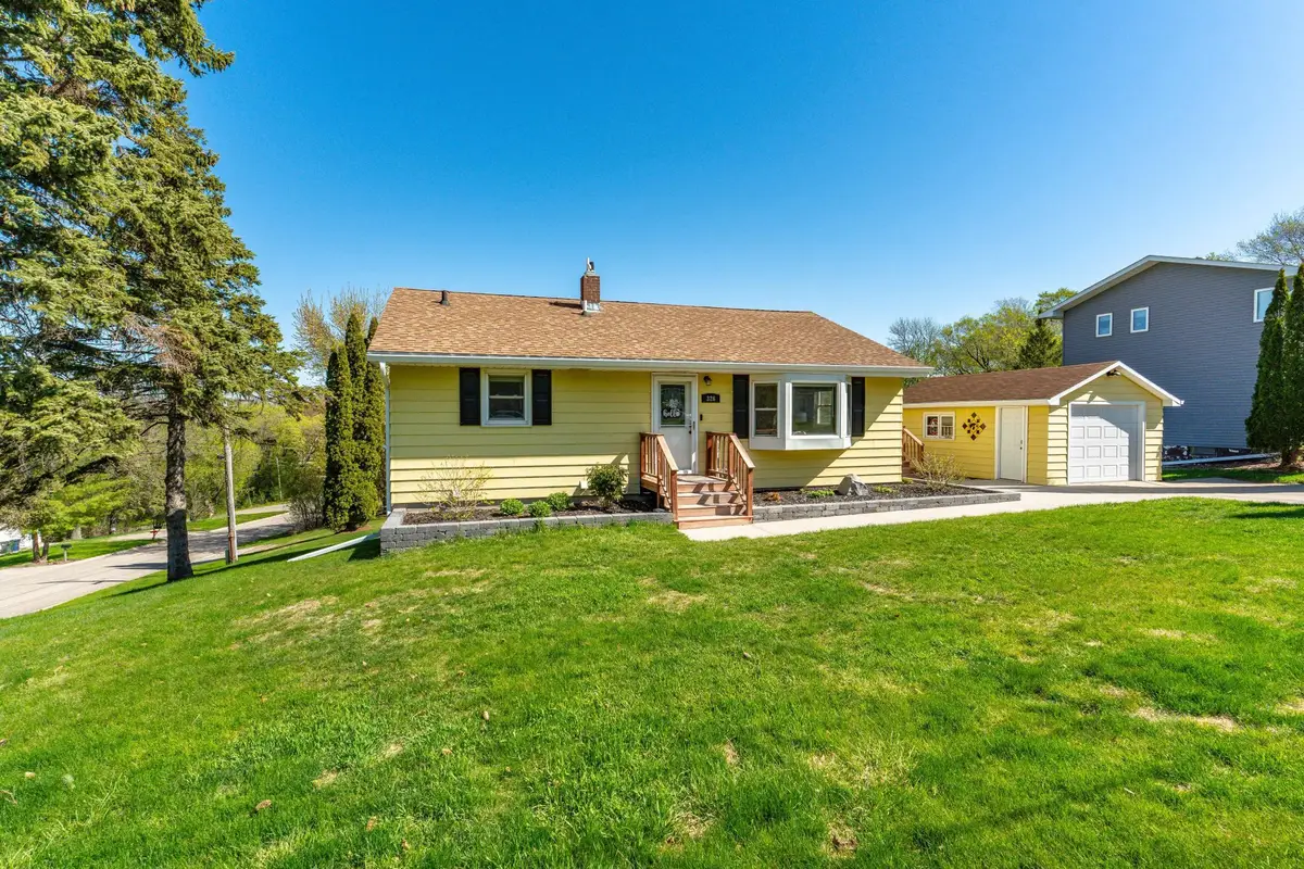 326 W Gustavus Avenue, Fergus Falls, MN 56537 - #1