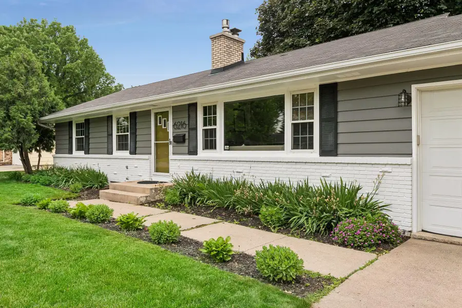 6216 Chowen Avenue S, Edina, MN 55410 - #2