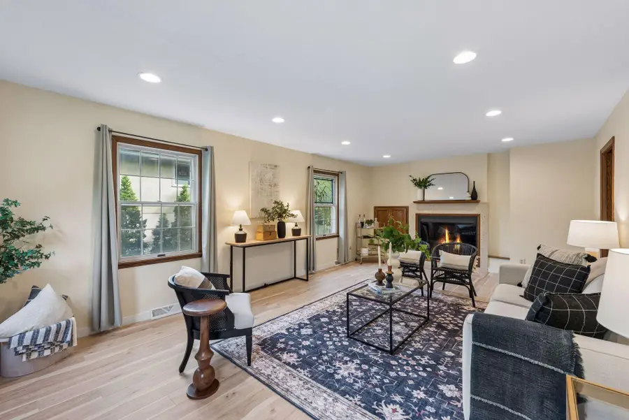 481 Desnoyer Avenue, Saint Paul, MN 55104 - #3