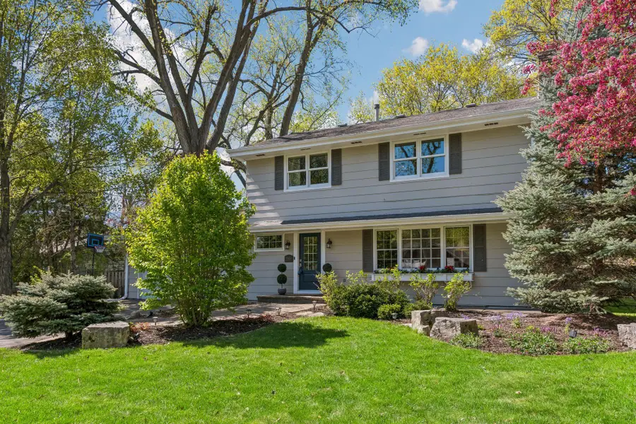 290 Ridgeview Drive E, Wayzata, MN 55391 - #3