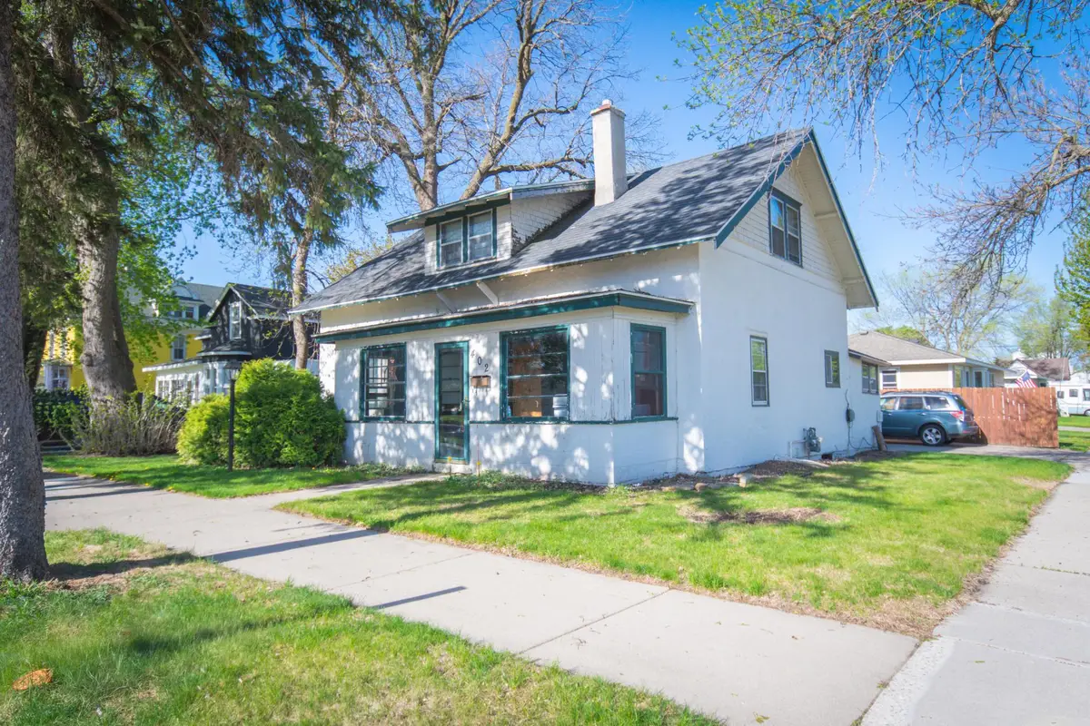 402 Maple Street, Sauk Centre, MN 56378 - #1
