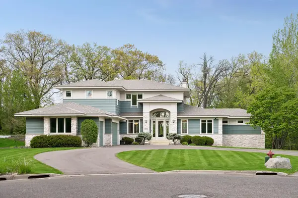 2063 Austrian Pine Lane, Minnetonka, MN 55305