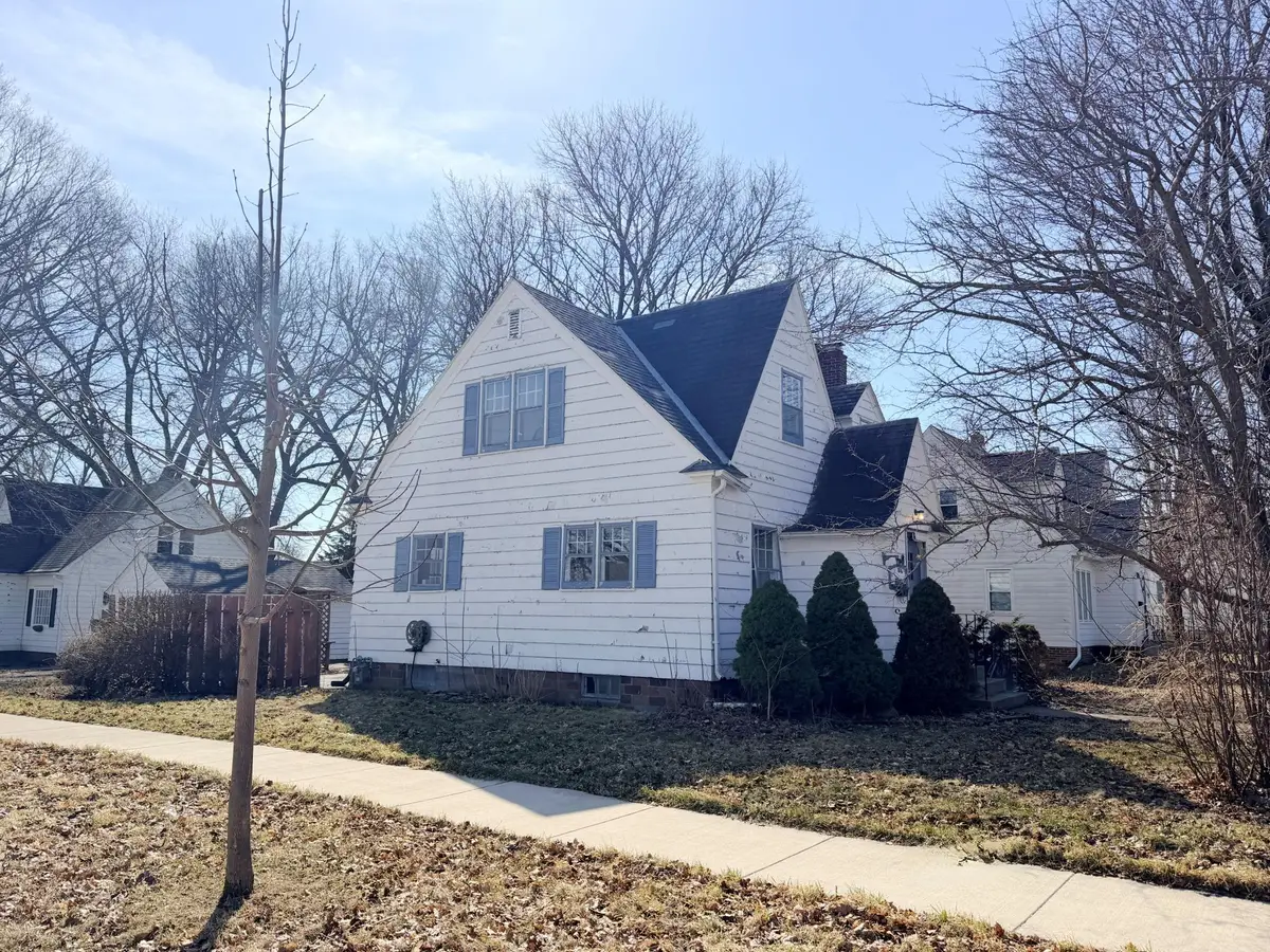 816 Clausen Avenue, Albert Lea, MN 56007 - #1