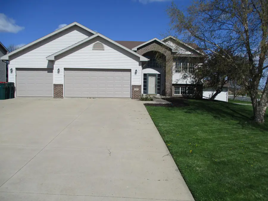 125 Sandstone Drive Nw, Eyota, MN 55934 - #2