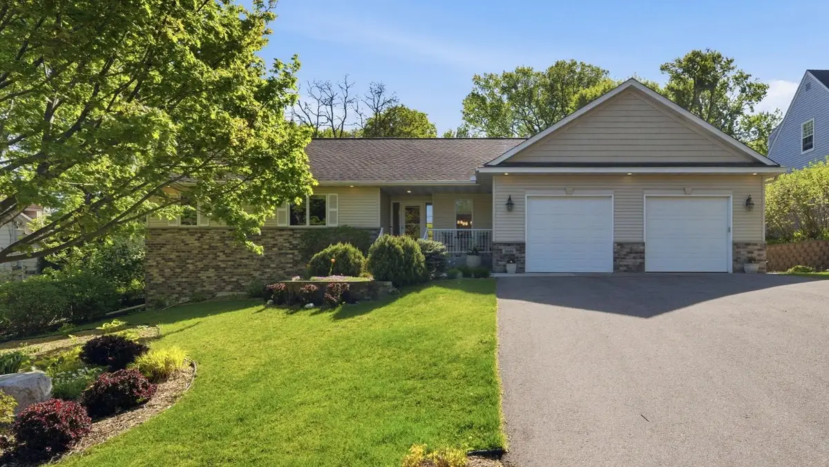 1646 Mayfield Heights Road, Mendota Heights, MN 55118 - #1