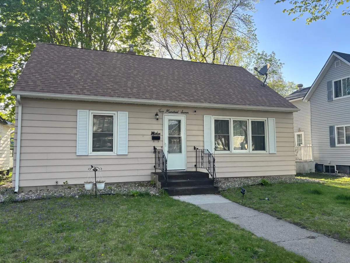 207 S 6th Street, Montevideo, MN 56265 - #1