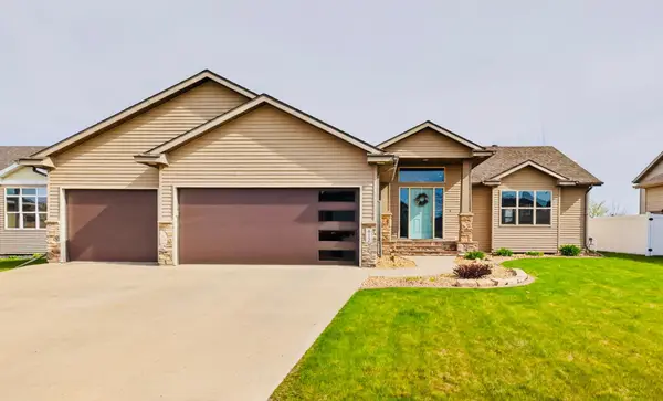 912 35th Avenue W, West Fargo, ND 58078