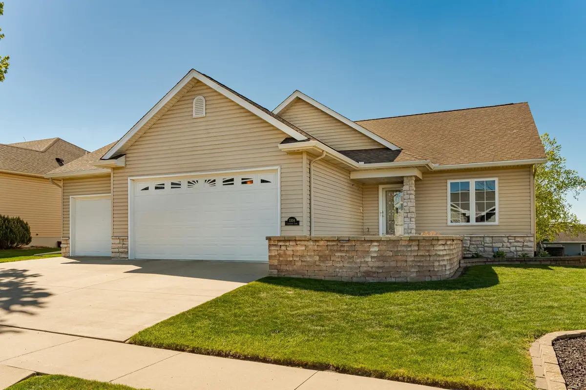 3304 Lakeridge Lane Nw, Rochester, MN 55901 - #1