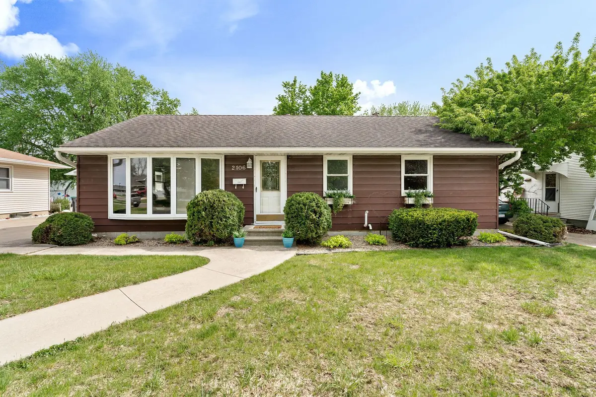 2106 6th Avenue Ne, Austin, MN 55912 - #1