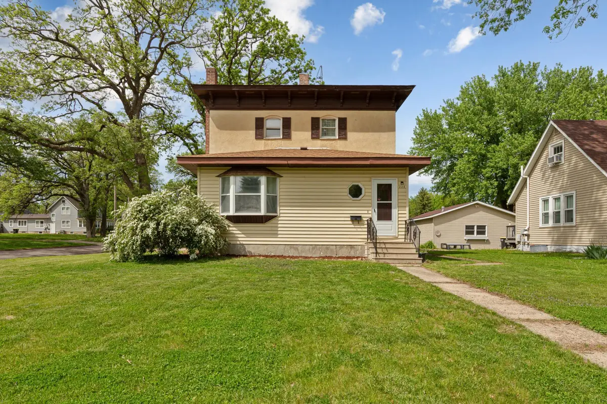 228 W 4th Street, Blue Earth, MN 56013 - #1