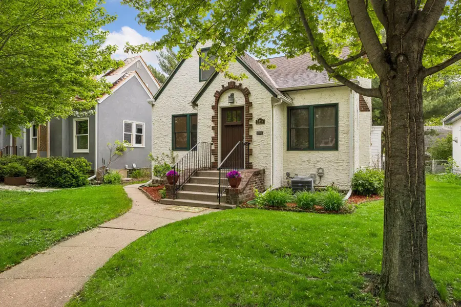 1516 Asbury Street, Saint Paul, MN 55108 - #3