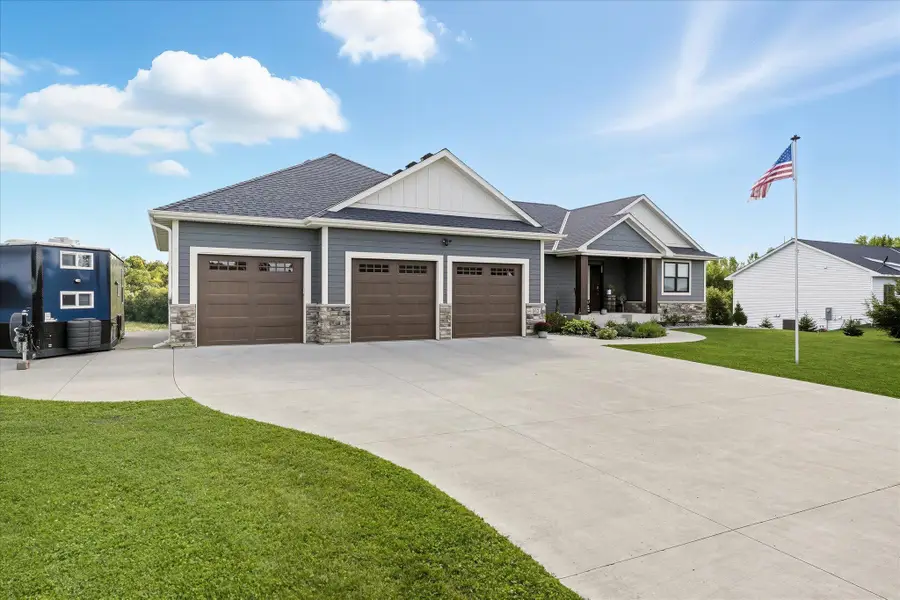 912 14th Street Ne, Montgomery, MN 56069 - #3