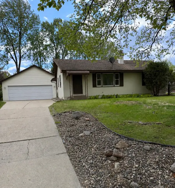 8245 Del Drive N, New Hope, MN 55428