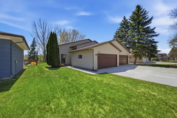 1908 20th Avenue S, Fargo, ND 58103