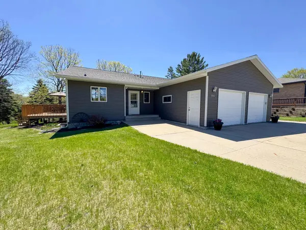 2216 Ridgewood Drive, Fergus Falls, MN 56537