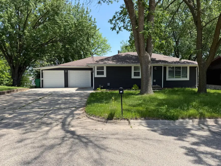 605 5th Street Ne, Montgomery, MN 56069 - #2
