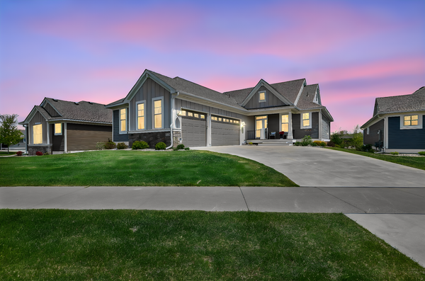 11527 Arnie Way N, Lake Elmo, MN 55042