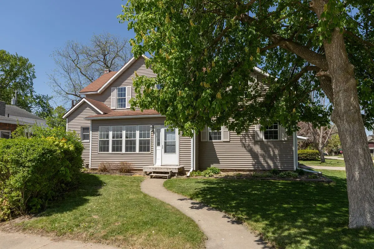 311 Center Avenue S, Eyota, MN 55934 - #1