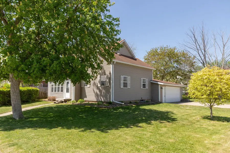 311 Center Avenue S, Eyota, MN 55934 - #2