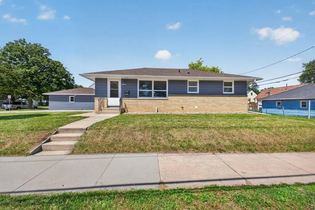 1317 11th Avenue Se, Rochester, MN 55904 - #1
