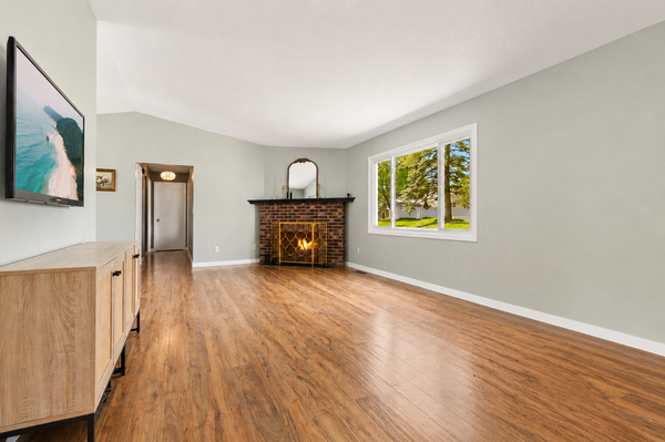 7440 Landau Curve, Bloomington, MN 55438